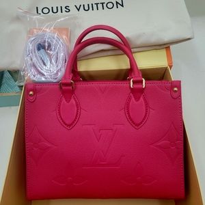 Handbag comes with dust bag and box